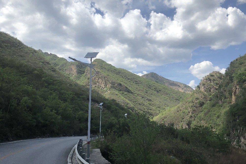 北京房山大安山鄉太陽能路燈案例